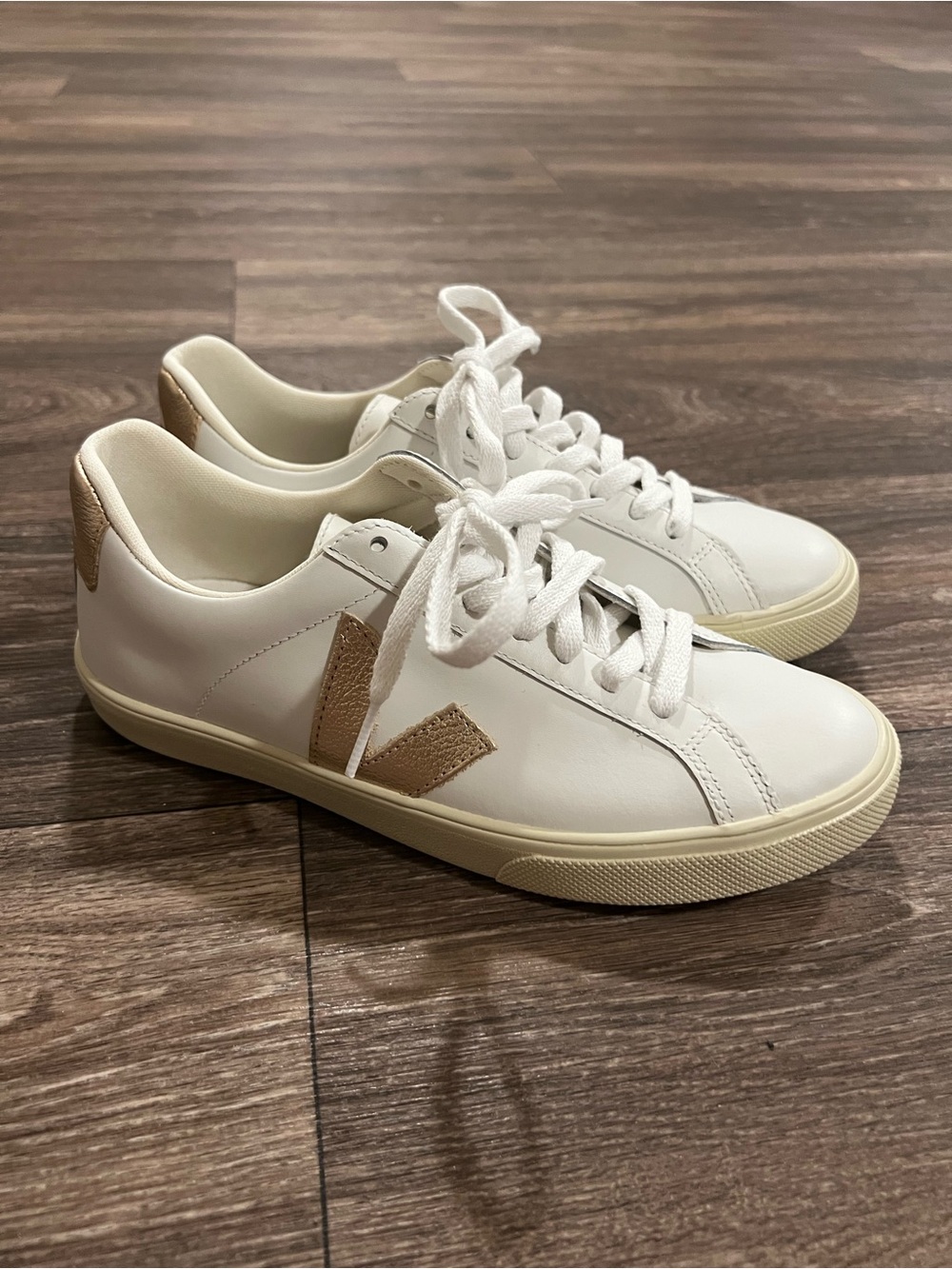 Veja Esplar White Platine Leather Sneakers size US 6 / EUR 37 Made in Brazil